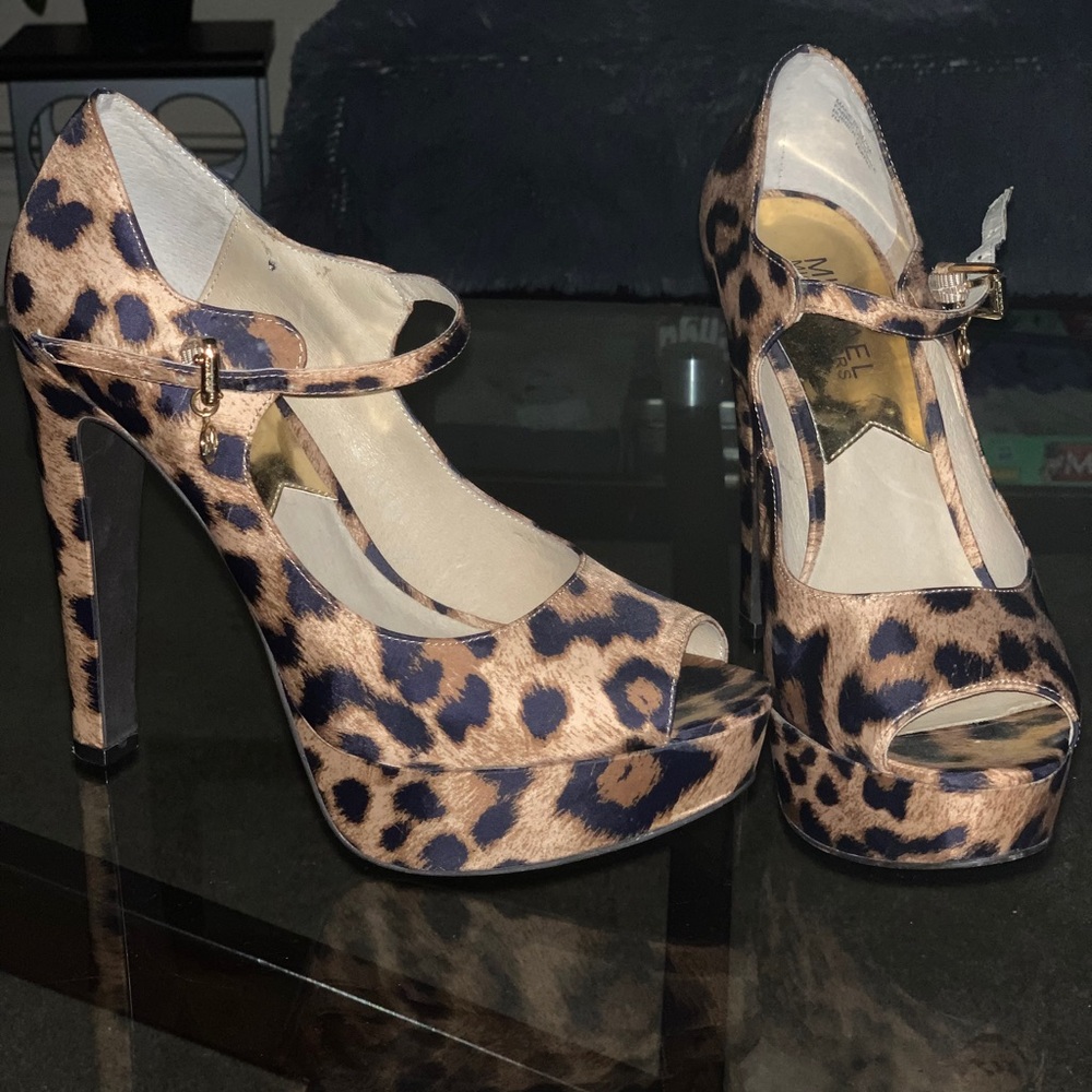 Michael Kors Leopard Print Pump